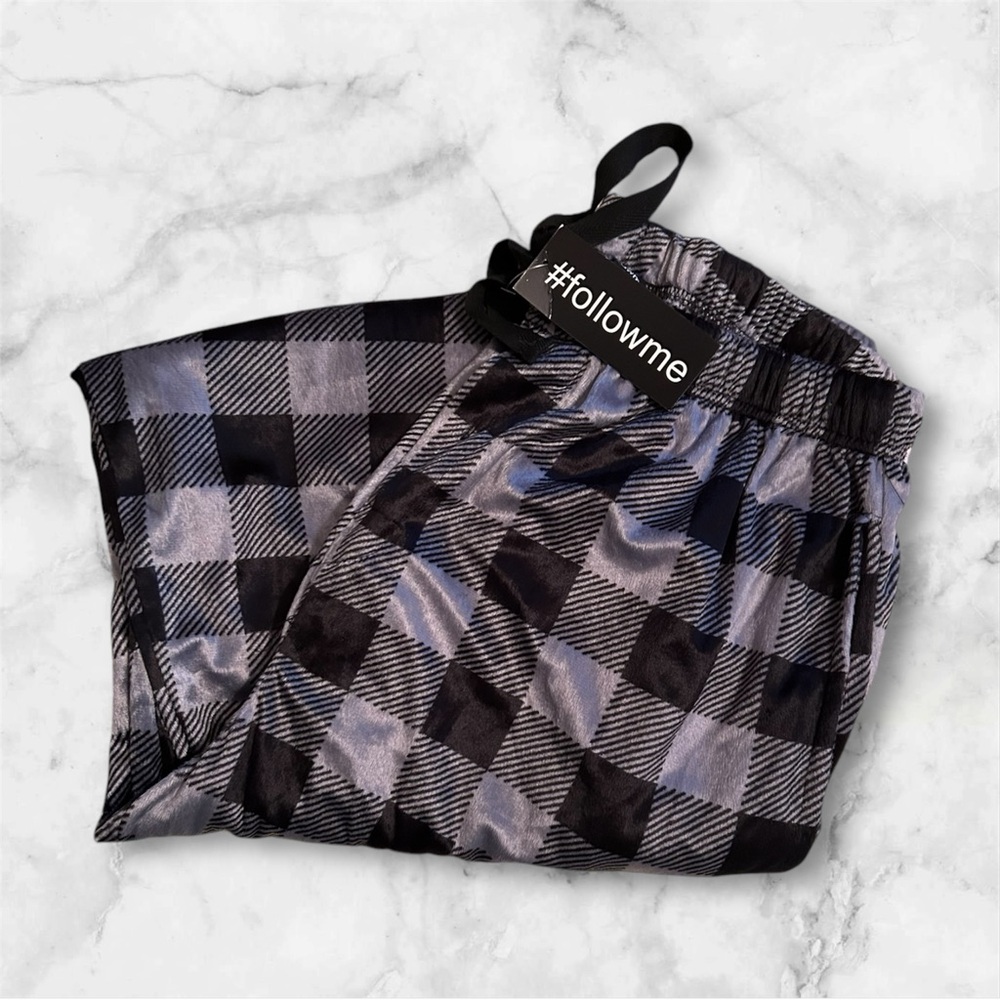 Stylish Black and Gray Checkered Lounge Pants